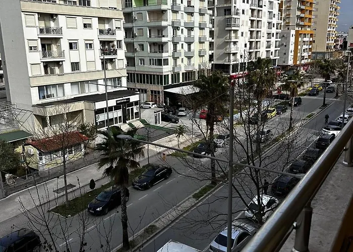 Aura * Durrës